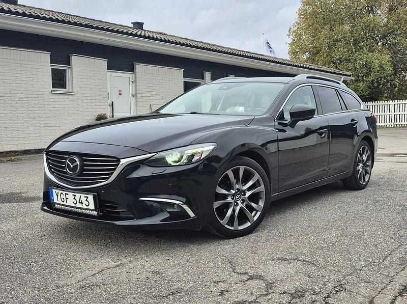 Svart Begagnad 2017 Mazda 6 Kombi | 168 000 kr (Marknadspris) - Bild 1/4