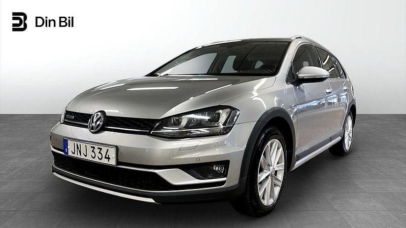 Silver (tungsten silver metallic) Begagnad 2016 VW Golf Alltrack Kombi | 169 900 kr (Marknadspris) - Bild 1/4