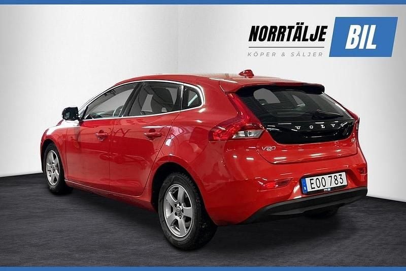 Begagnad Volvo V40 116 HK (85 kW) 2015 Röd Halvkombi