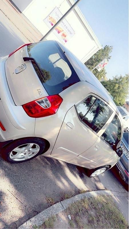 Silver Begagnad 2011 Hyundai i10 Premium Halvkombi | 39 500 kr (Marknadspris) - Bild 1/4