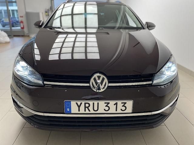 Svart (black rubin) Begagnad 2018 VW Golf VII GT Sedan | 169 000 kr (Marknadspris) - Bild 1/4