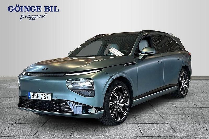 Grön Begagnad 2024 XPENG G9 SUV | 729 900 kr (Lite dyr) - Bild 1/3