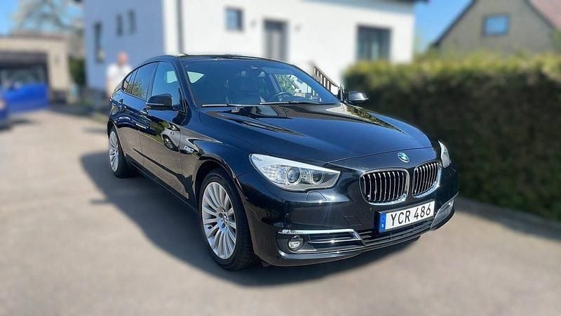 Svart Begagnad 2016 BMW 530 Gran Turismo Luxury Line Halvkombi | 209 900 kr (Bra pris) - Bild 1/4