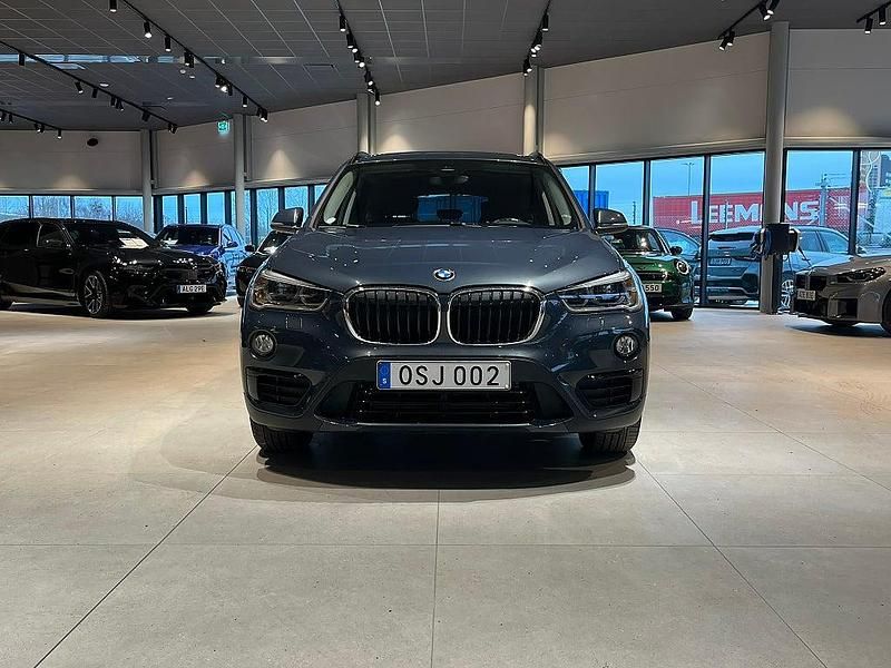 Begagnad BMW X1 Sport Line 136 HK (100 kW) 2016 Grå SUV