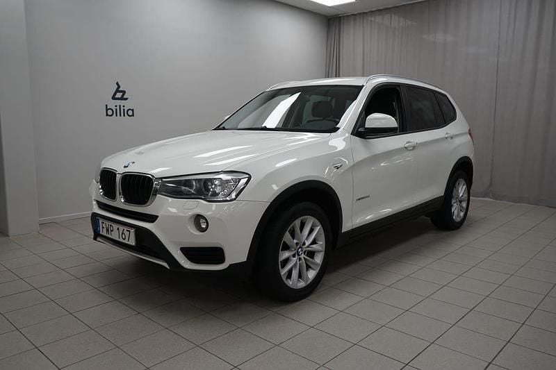Vit Begagnad 2015 BMW X3 SUV | 164 900 kr (Marknadspris) - Bild 1/3