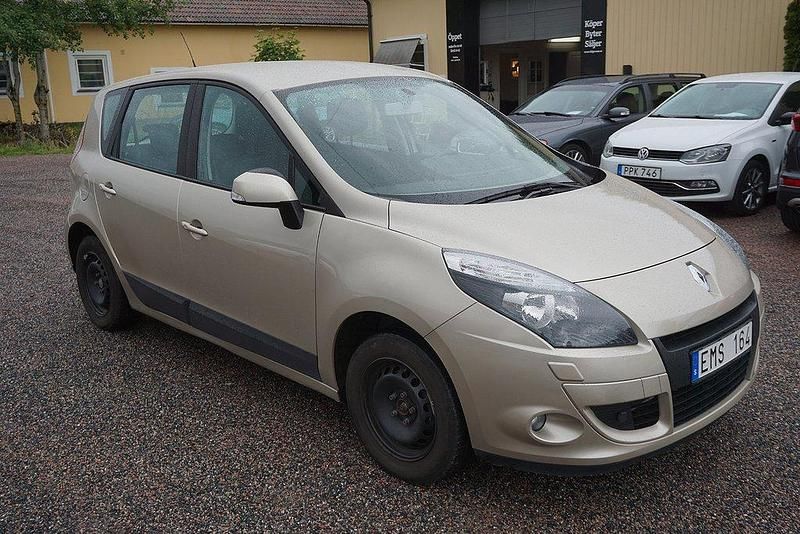Ljusbrun Begagnad 2011 Renault Scénic III Minibuss | 54 900 kr (Bra pris) - Bild 1/4