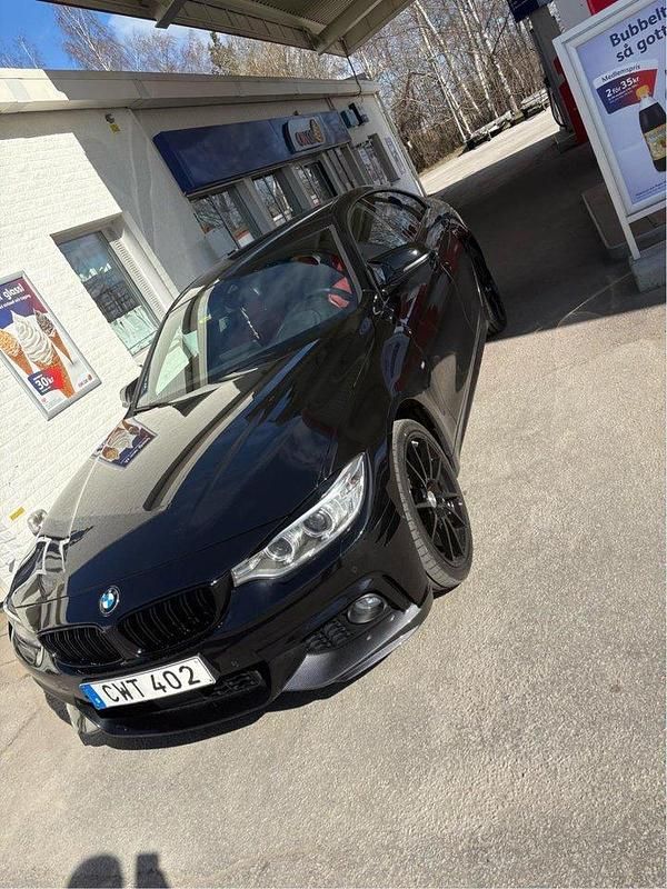 Svart Begagnad 2015 BMW 428 Gran Coupé M Sport Sportkupé | 185 000 kr (Marknadspris) - Bild 1/4