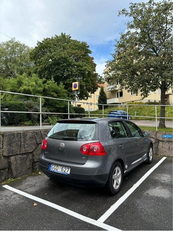 Grå Begagnad 2008 VW Golf VI Halvkombi | 29 500 kr (Marknadspris) - Bild 1/4