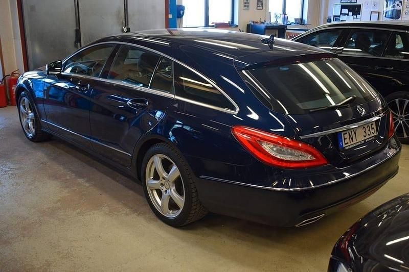 Begagnad Mercedes CLS350 306 HK (225 kW) 2013 Mörkblå (blå) Kombi