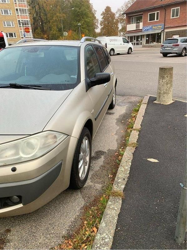 Begagnad 2007 Renault Mégane GrandTour Kombi | 15 000 kr (Lite dyr) - Bild 1/4