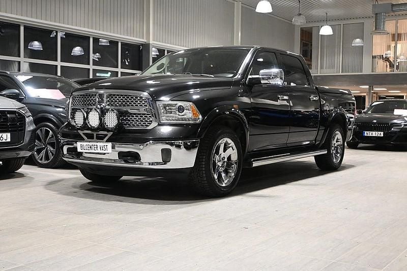 Svart Begagnad 2018 RAM 1500 Pickup | 399 000 kr - Bild 1/4