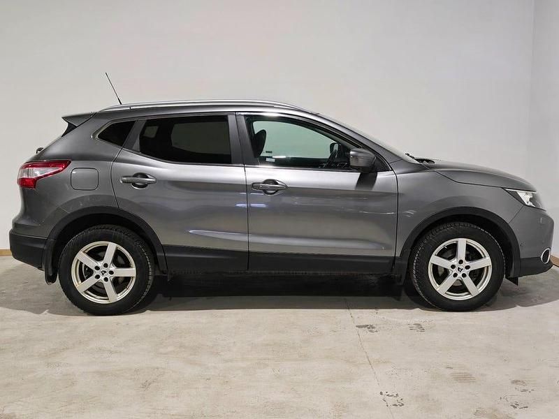 Begagnad Nissan Qashqai 116 HK (85 kW) 2017 Grå SUV