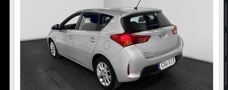 Begagnad Toyota Auris 90 HK (66 kW) 2013