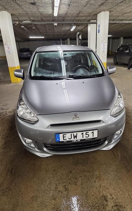 Begagnad Mitsubishi Space Star 80 HK (58 kW) 2015 Halvkombi