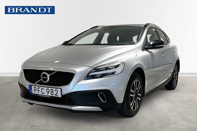 Silver Begagnad 2019 Volvo V40 CC Kombi | 179 900 kr (Marknadspris) - Bild 1/4