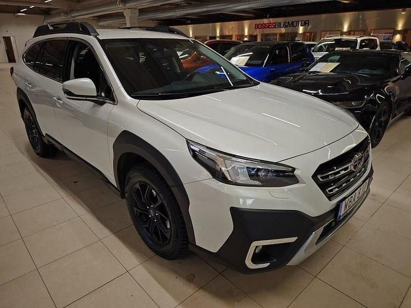 Vit Begagnad 2023 Subaru Outback Kombi | 379 900 kr (Lite dyr) - Bild 1/4