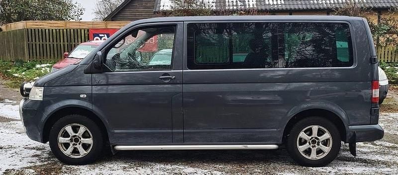 Begagnad VW T5 Comfortline 131 HK (96 kW) 2009 Grå Van