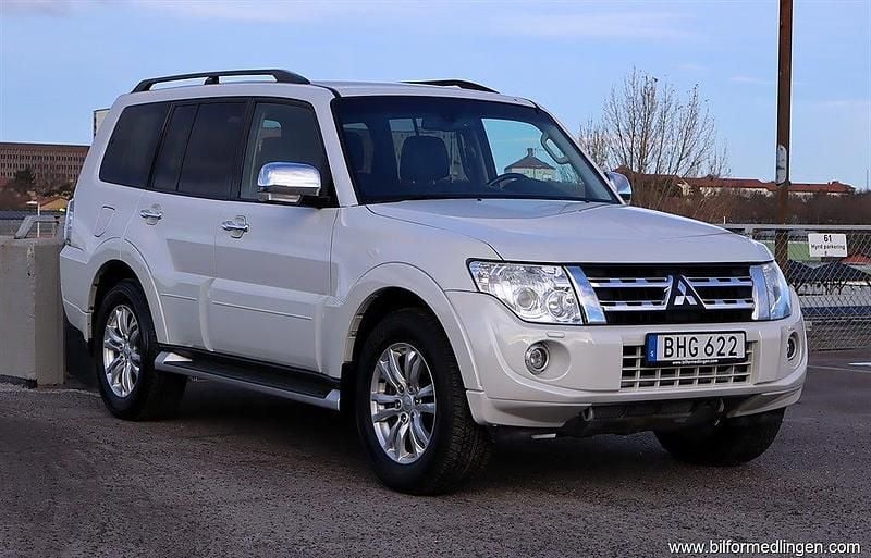 Vit samma som bilen Begagnad 2014 Mitsubishi Pajero SUV | 229 500 kr (Superpris) - Bild 1/4