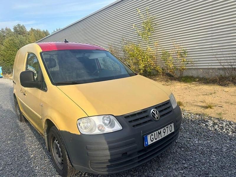 Begagnad VW Caddy 105 HK (77 kW) 2008 Röd Minibuss