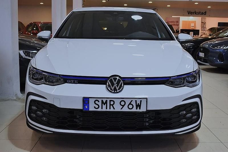 Begagnad VW Golf VIII GTE 245 HK (180 kW) 2020 Vit Halvkombi