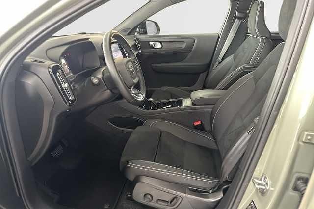 Begagnad Volvo EC40 Plus 188 kW (256 HK) 2024 Grön SUV