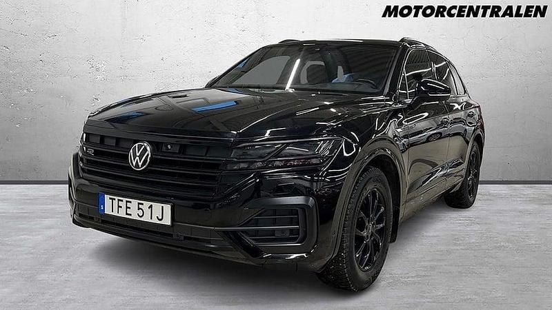Svart Begagnad 2023 VW Touareg SUV | 579 000 kr (Marknadspris) - Bild 1/2