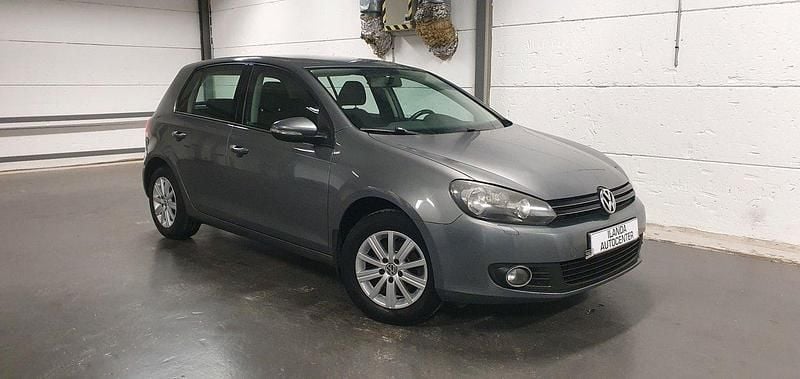 Grå Begagnad 2012 VW Golf Halvkombi | 55 900 kr (Marknadspris) - Bild 1/4
