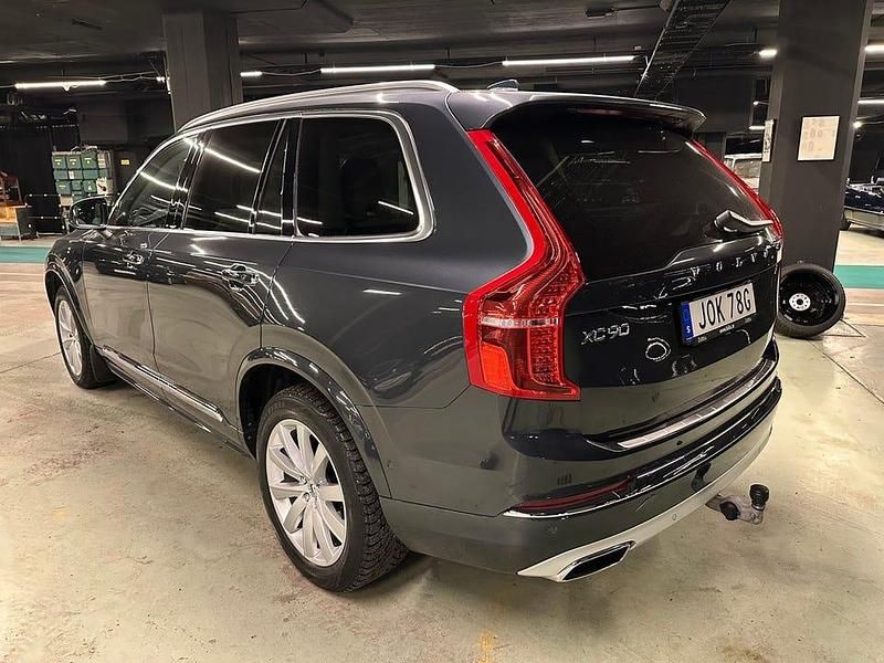 Begagnad Volvo XC90 Inscription 250 HK (183 kW) 2019 Grå SUV