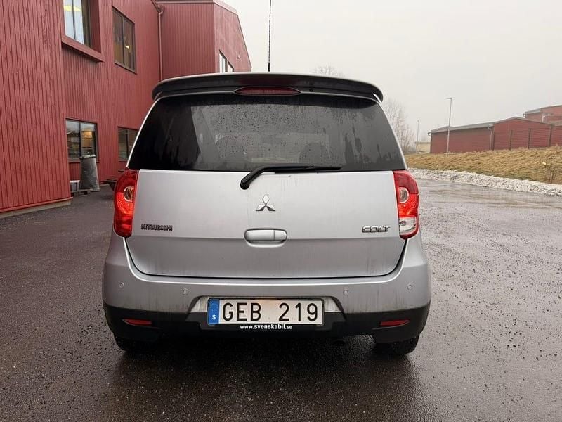 Begagnad Mitsubishi Colt 95 HK (69 kW) 2011 Halvkombi