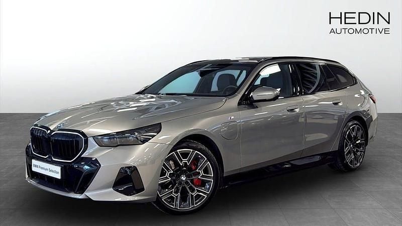Begagnad BMW 550 M Sport 490 HK (360 kW) 2025 Grå Kombi