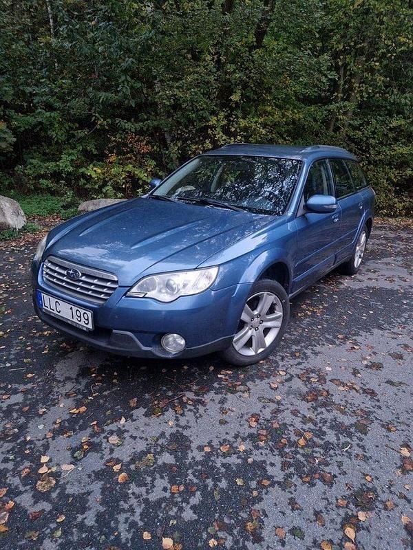 Blå Begagnad 2007 Subaru Outback SUV | 39 000 kr (Superpris) - Bild 1/4