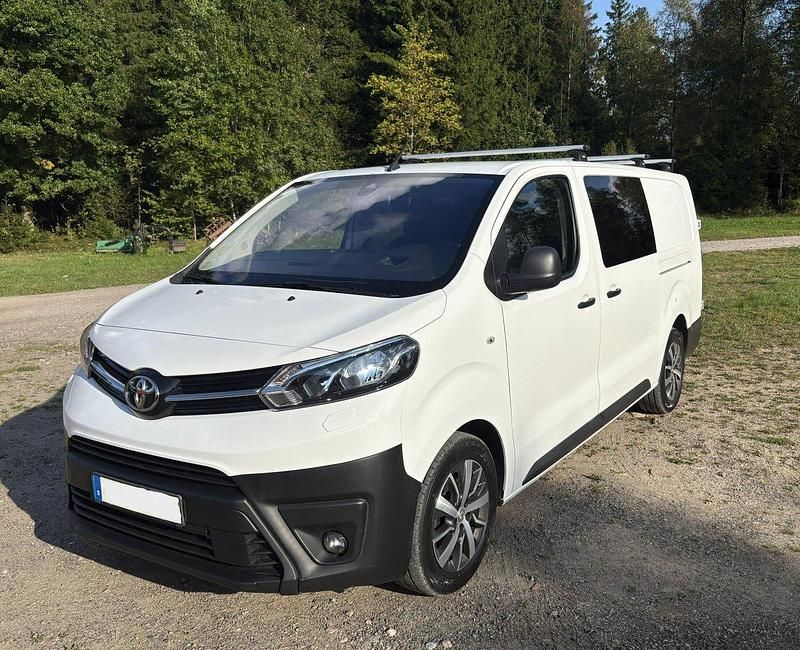Vit Begagnad 2019 Toyota Proace Van | 200 000 kr (Dyr) - Bild 1/3