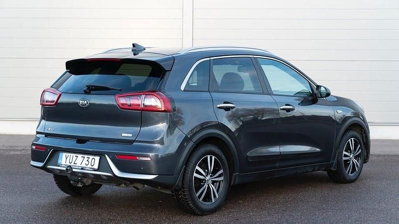 Begagnad Kia Niro Advance 141 HK (103 kW) 2017 Grå SUV