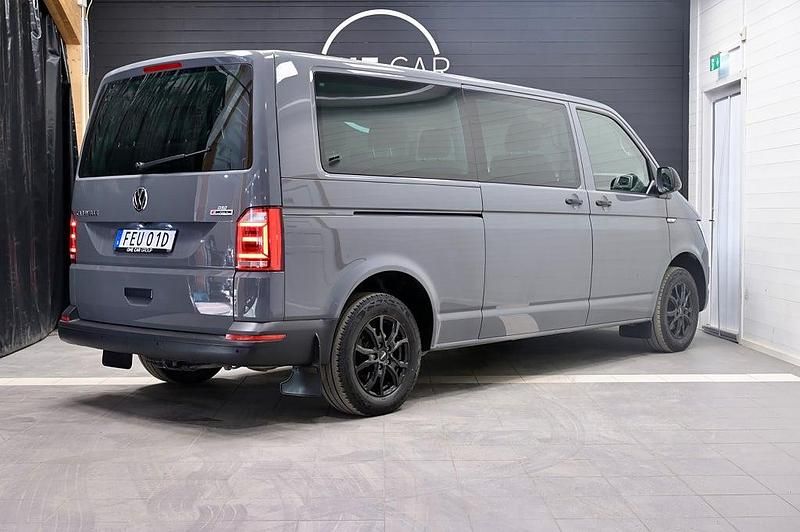 Begagnad VW Caravelle 150 HK (110 kW) 2019 Grå Minibuss