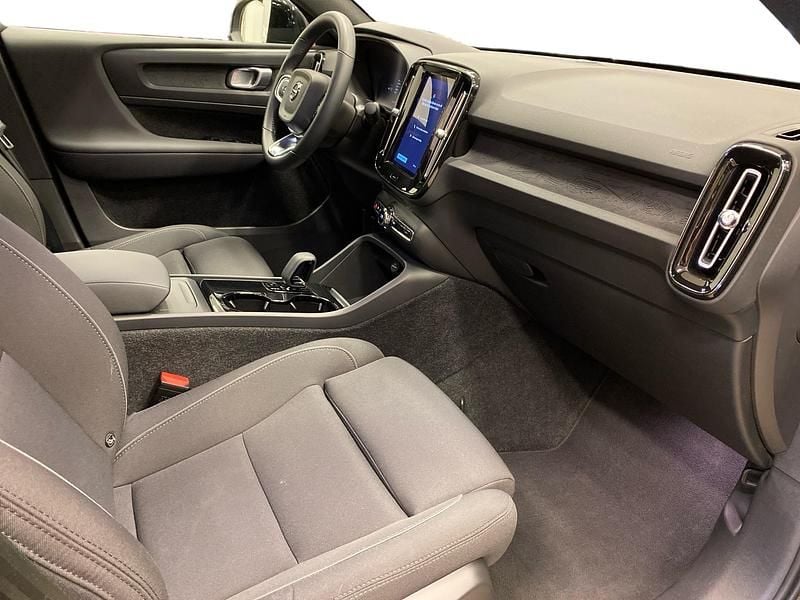 Begagnad Volvo C40 Core 303 kW (413 HK) 2023 Svart SUV