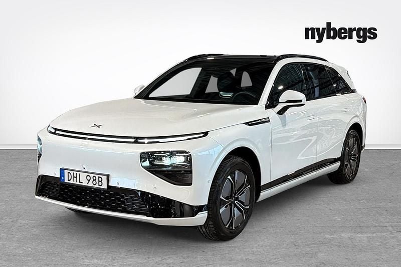 Vit Begagnad 2024 XPENG G9 SUV | 555 000 kr (Superpris) - Bild 1/4