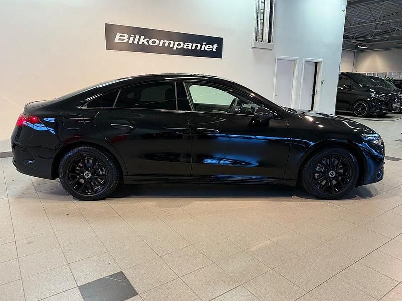 Begagnad Mercedes CLA 250+ 200 kW (272 HK) 2025 Svart Sedan