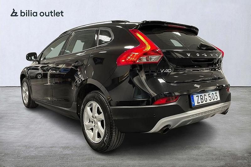 Begagnad Volvo V40 Business Edition 152 HK (111 kW) 2017 Svart Halvkombi