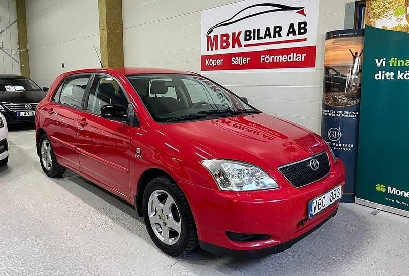 Begagnad Toyota Corolla 110 HK (80 kW) 2004 Röd