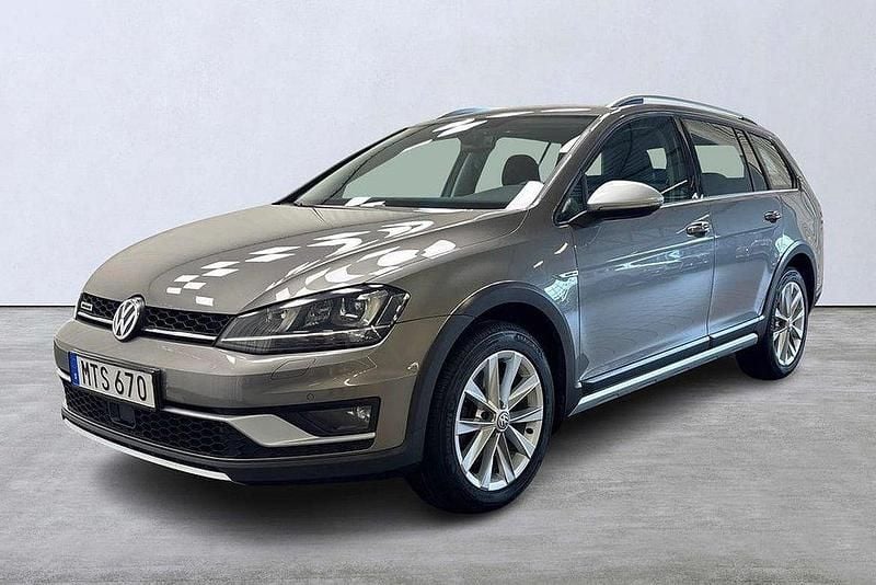 Grå Begagnad 2016 VW Golf Alltrack Kombi | 164 900 kr (Marknadspris) - Bild 1/4
