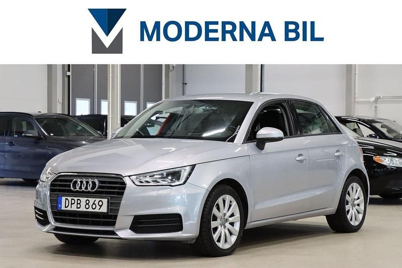 Silver Begagnad 2015 Audi A1 Sportback Sport Halvkombi | 139 900 kr (Lite dyr) - Bild 1/4