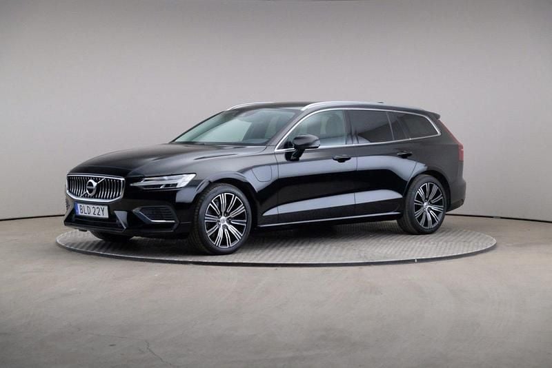 Svart (black (solid)) Begagnad 2021 Volvo V60 Inscription Kombi | 309 000 kr (Bra pris) - Bild 1/4