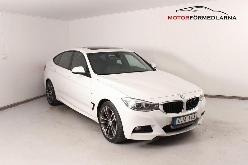 Vit Begagnad 2014 BMW 328 Gran Turismo M Sport Halvkombi | 179 000 kr (Lite dyr) - Bild 1/4