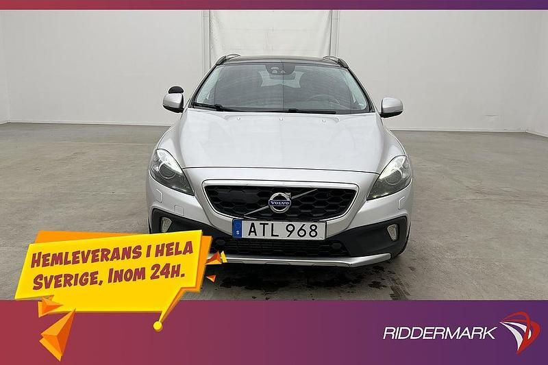 Begagnad Volvo V40 Ocean Race 190 HK (139 kW) 2015 Silver Halvkombi