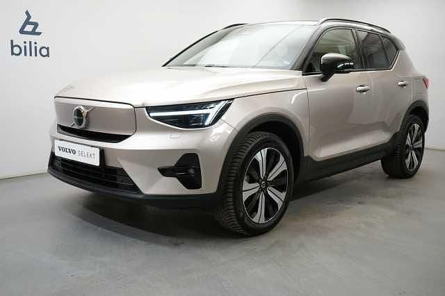 Begagnad Volvo XC40 Plus 185 kW (252 HK) 2022 Ljusgrå SUV