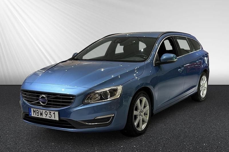 Blå Begagnad 2015 Volvo V60 Business Edition Kombi | 169 900 kr (Marknadspris) - Bild 1/4