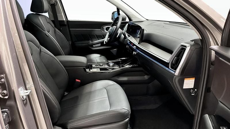 Ny Kia Sorento Plus 2025 Svart SUV