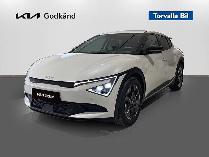Vit Begagnad 2025 Kia EV6 SUV | 499 900 kr (Marknadspris) - Bild 1/4