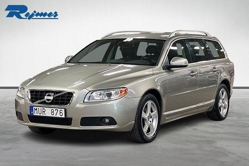 Begagnad Volvo V70 Summum 163 HK (119 kW) 2012 Seashell beige met Kombi