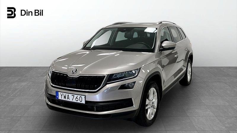 Ljusbrun (cappuccinobeige metallic) Begagnad 2017 Skoda Kodiaq Style SUV | 249 900 kr (Marknadspris) - Bild 1/4